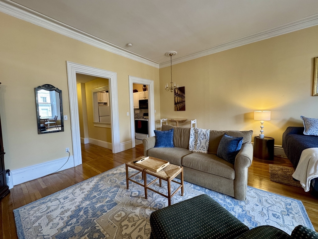 Studio bed, 1 bath apartment for rent at 169 Beacon St Unit 4-1, Back Bay — photo 4 of 21