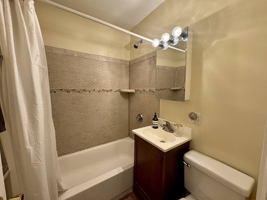 Studio bed, 1 bath apartment for rent at 169 Beacon St Unit 4-1, Back Bay — photo 20 of 21