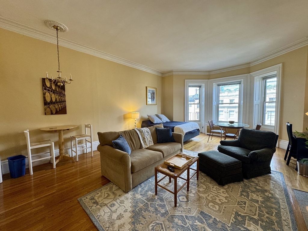 Studio bed, 1 bath apartment for rent at 169 Beacon St Unit 4-1, Back Bay — photo 2 of 21