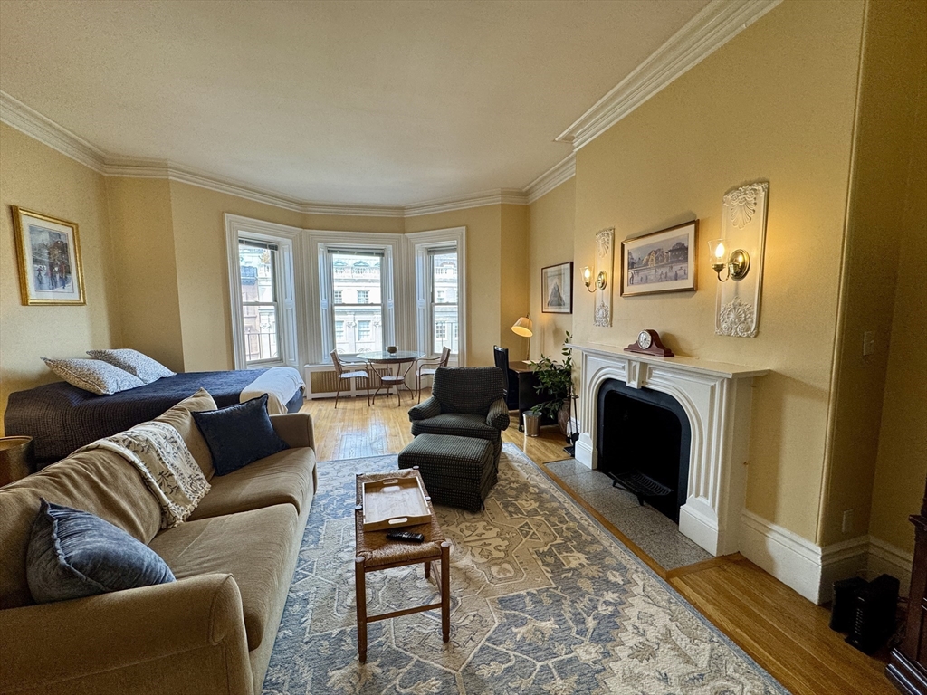 Studio bed, 1 bath apartment for rent at 169 Beacon St Unit 4-1, Back Bay — photo 1 of 21