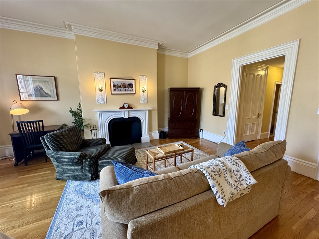 Studio bed, 1 bath apartment for rent at 169 Beacon St Unit 4-1, Back Bay — photo 11 of 21