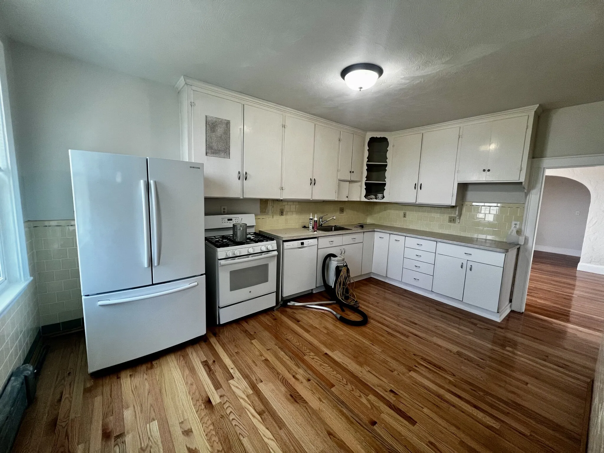 4 bed, 1 bath apartment for rent at 169 Campbell Ave Unit 3, Revere — photo 1 of 12