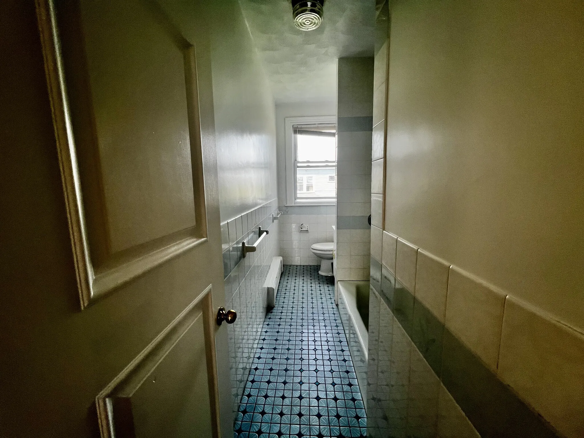 4 bed, 1 bath apartment for rent at 169 Campbell Ave Unit 3, Revere — photo 7 of 12