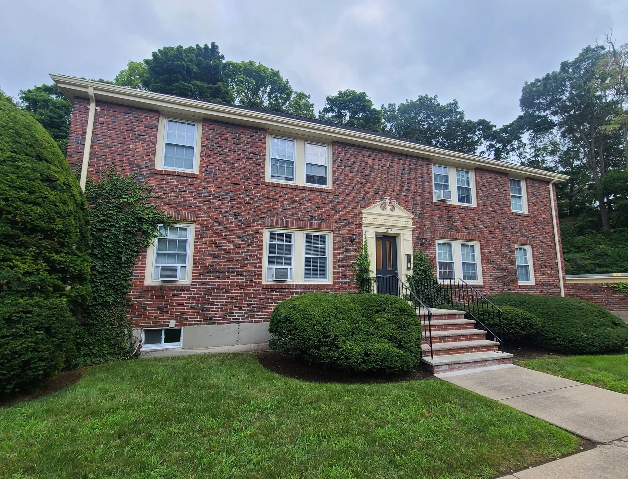 1 bed, 1 bath apartment for rent at 169 Everett St Unit 4, Quincy — photo 10 of 11