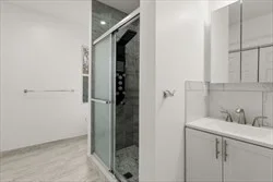 3 bed, 1 bath apartment for rent at 169 Fairmont Ave Unit 3, Worcester — photo 9 of 10
