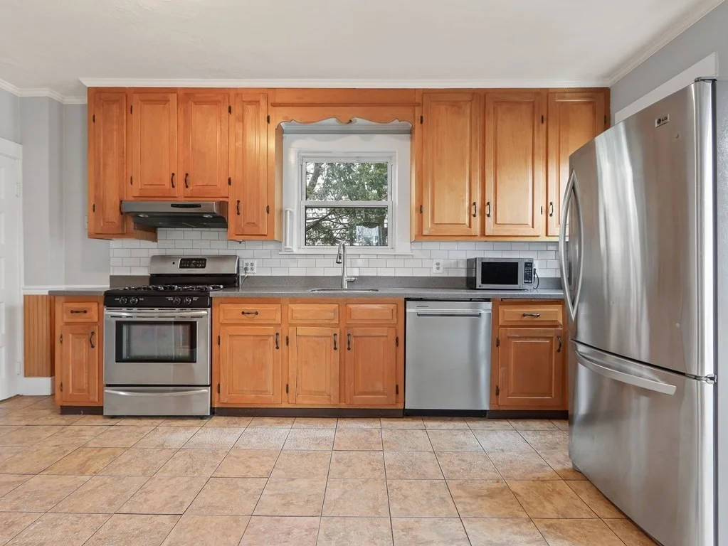 3 bed, 1 bath apartment for rent at 169 George St, Tufts University — photo 6 of 22