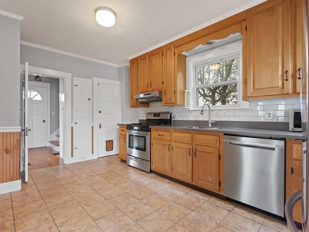 3 bed, 1 bath apartment for rent at 169 George St, Tufts University — photo 7 of 22