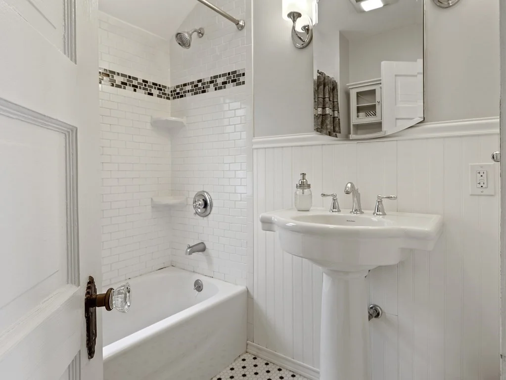 3 bed, 1 bath apartment for rent at 169 George St, Tufts University — photo 9 of 22