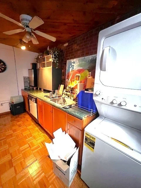 1 bed, 2 bath apartment for rent at 169 H Unit 1, South Boston — photo 8 of 9