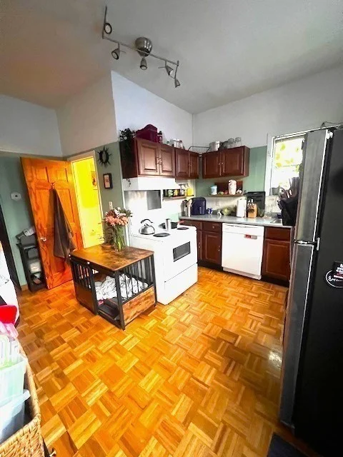 1 bed, 2 bath apartment for rent at 169 H Unit 1, South Boston — photo 3 of 9