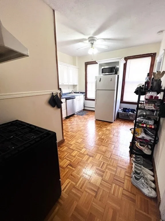 1 bed, 1 bath apartment for rent at 169 H Unit 2, South Boston — photo 3 of 6