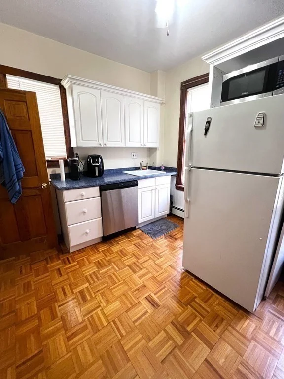 1 bed, 1 bath apartment for rent at 169 H Unit 2, South Boston — photo 2 of 6