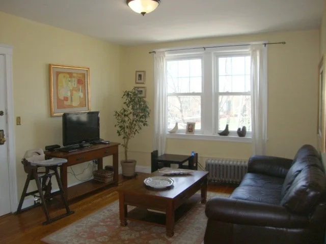 2 bed, 1 bath apartment for rent at 169 Kent Unit 5, Brookline — photo 3 of 7