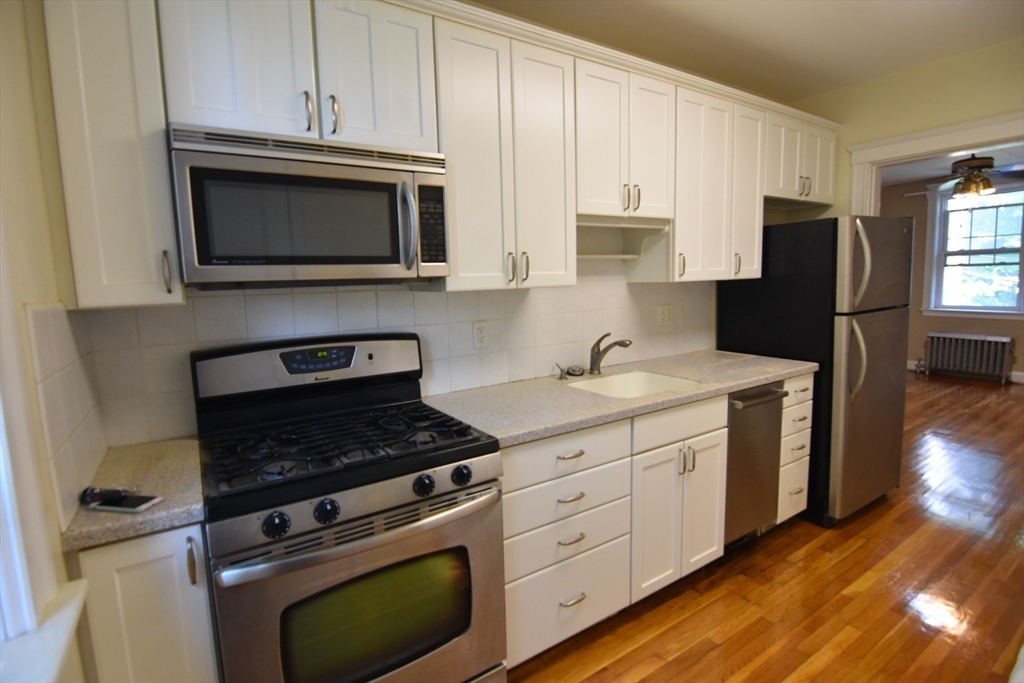 2 bed, 1 bath apartment for rent at 169 Kent Unit 6, Brookline — photo 2 of 10