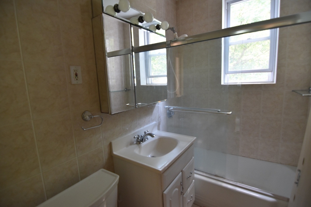 2 bed, 1 bath apartment for rent at 169 Kent Unit 6, Brookline — photo 9 of 10