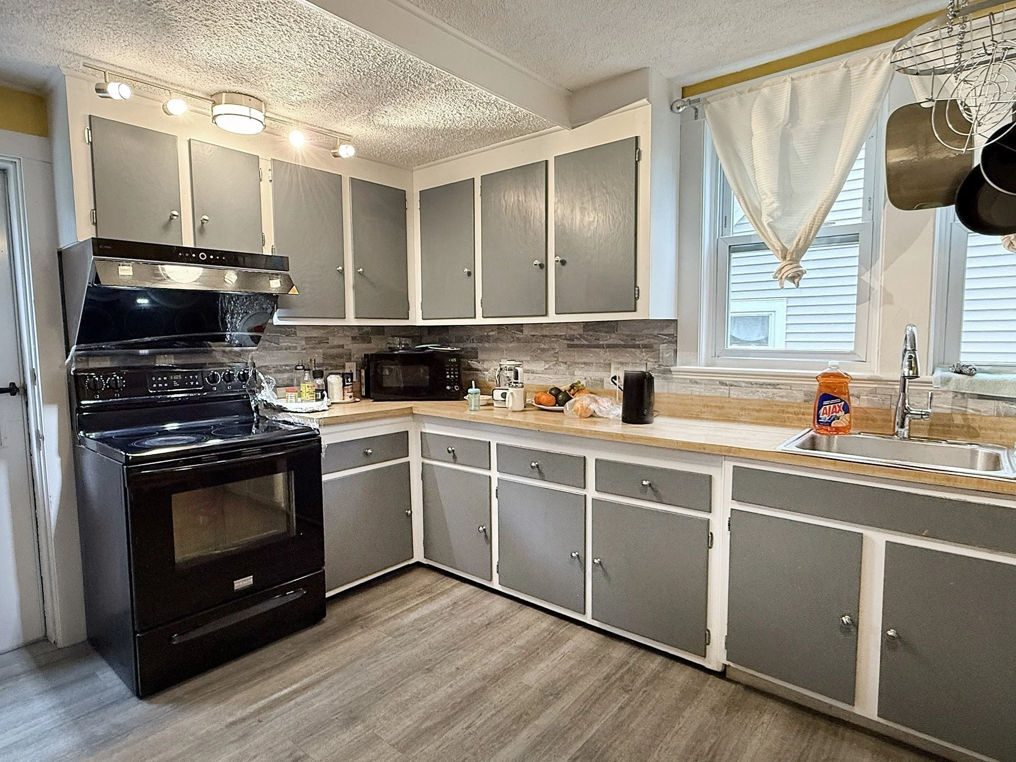 3 bed, 1 bath apartment for rent at 169 Pine St Unit 169, Quincy — photo 8 of 18