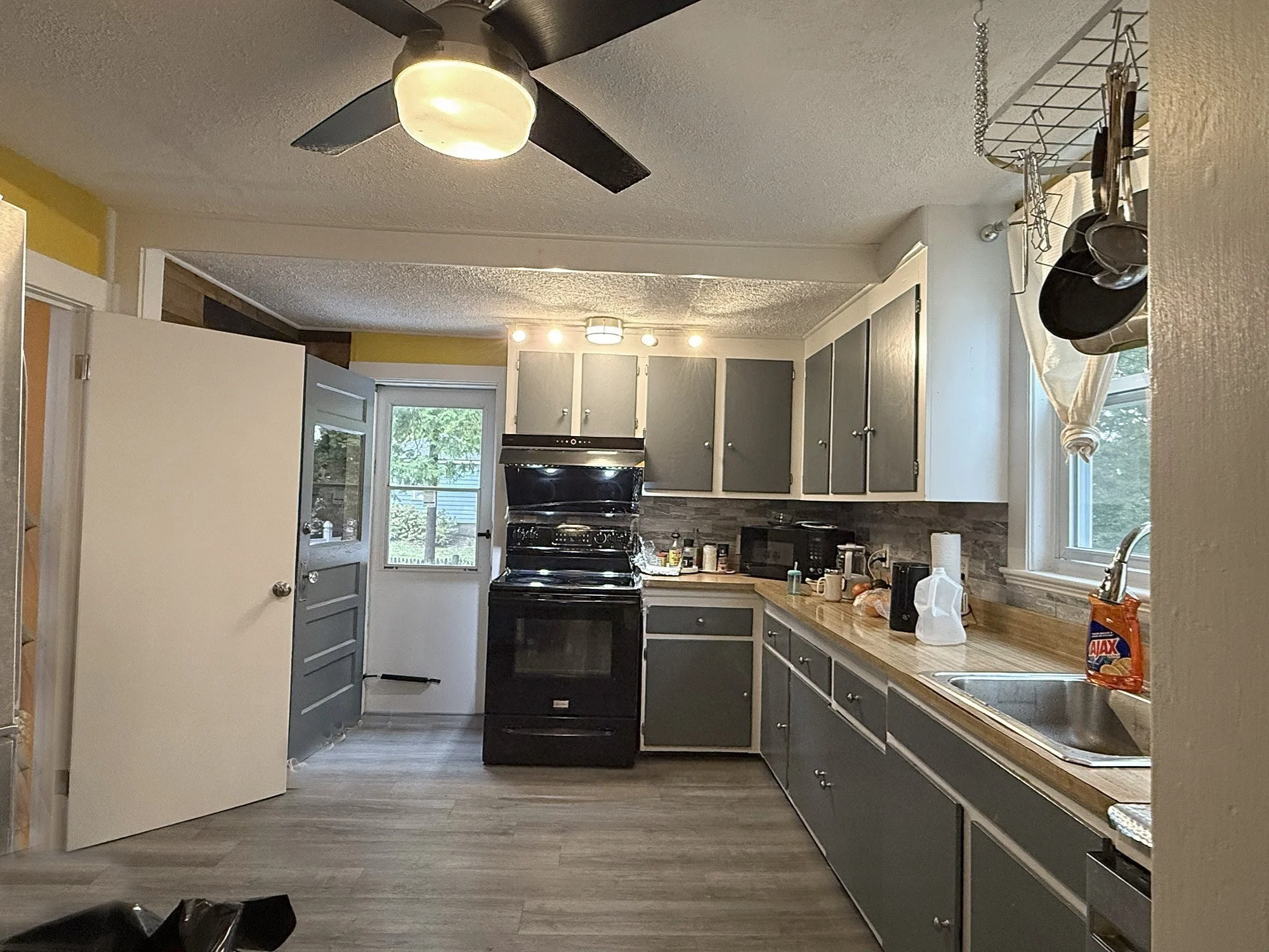 3 bed, 1 bath apartment for rent at 169 Pine St Unit 169, Quincy — photo 10 of 18