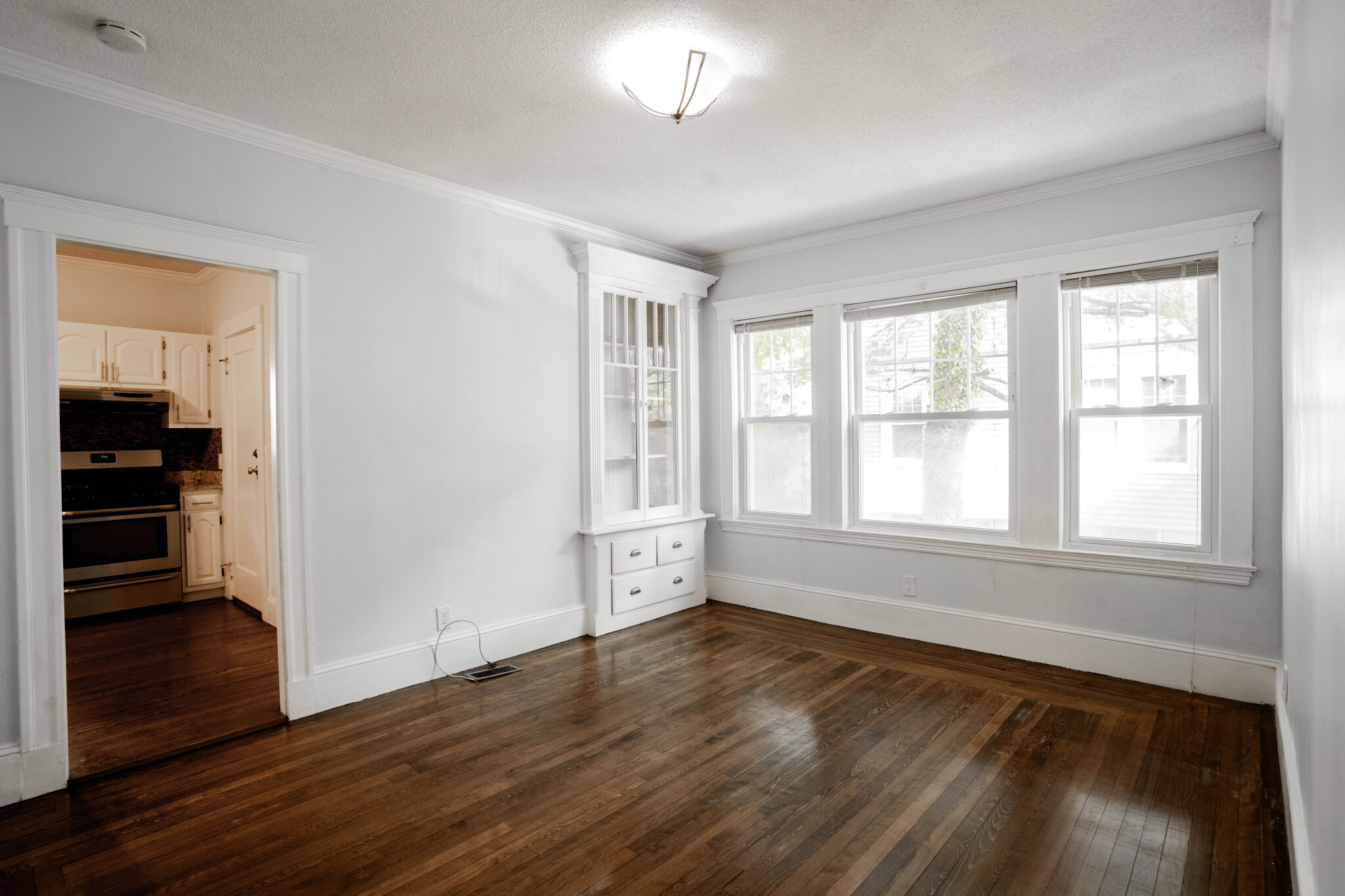 4 bed, 1 bath apartment for rent at 169 Tremont St Unit 1, Newton Corner — photo 8 of 17