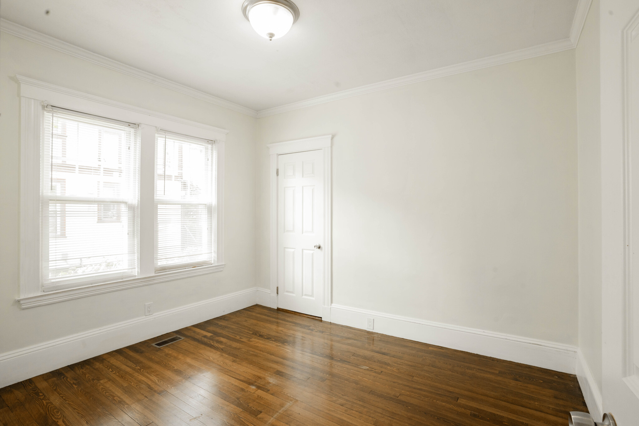4 bed, 1 bath apartment for rent at 169 Tremont St Unit 1, Newton Corner — photo 14 of 17