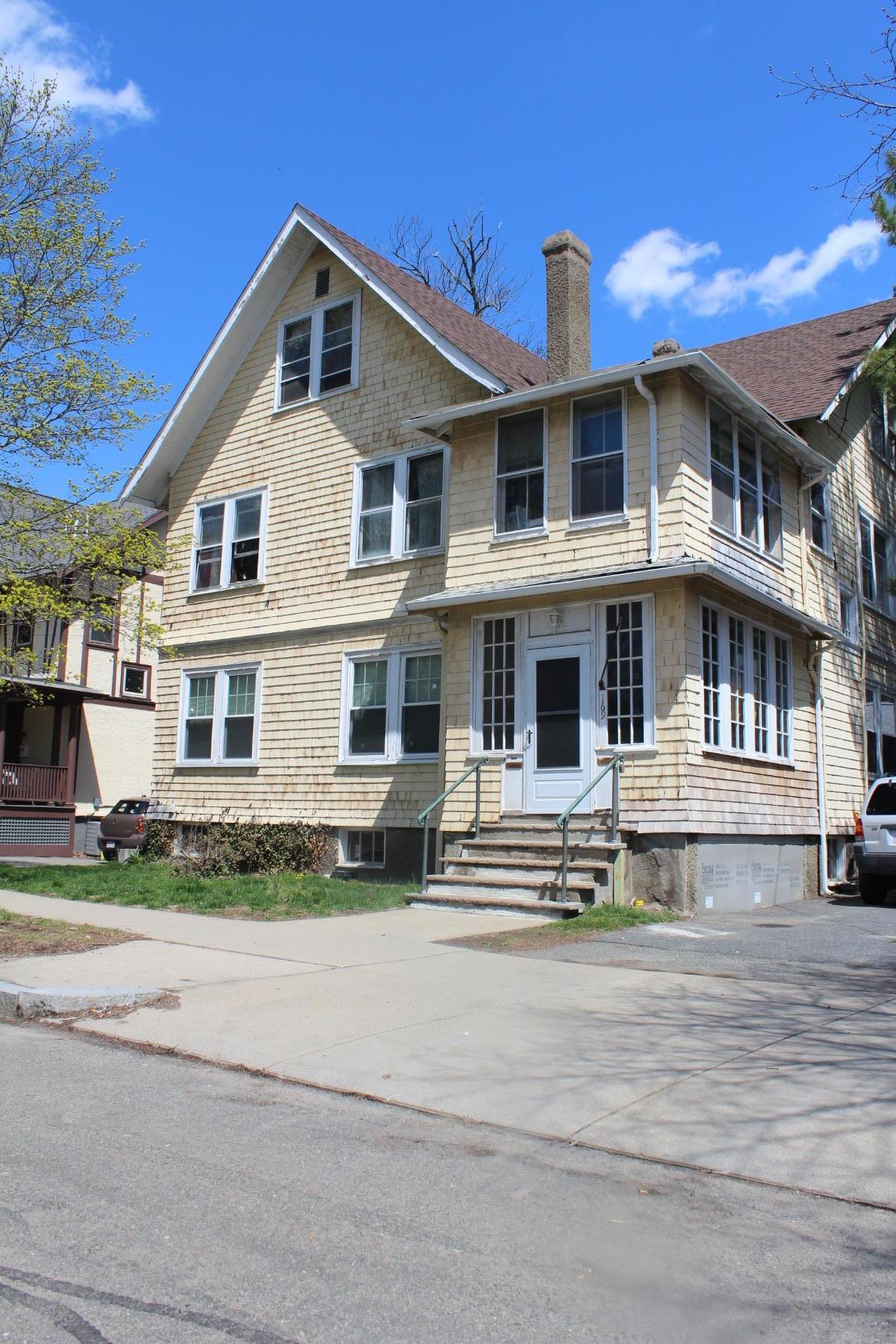 4 bed, 1 bath apartment for rent at 169 Tremont St Unit 1, Newton Corner — photo 2 of 17
