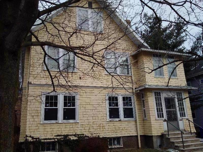 4 bed, 1 bath apartment for rent at 169 Tremont St Unit 1, Newton Corner — photo 1 of 17