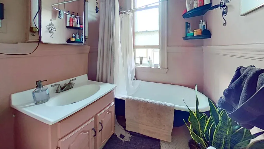 4 bed, 1 bath apartment for rent at 169 Tremont St Unit 2, Newton Corner — photo 7 of 10