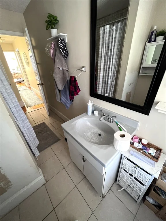 3 bed, 1 bath apartment for rent at 169 W 7th Unit 2, South Boston — photo 5 of 10