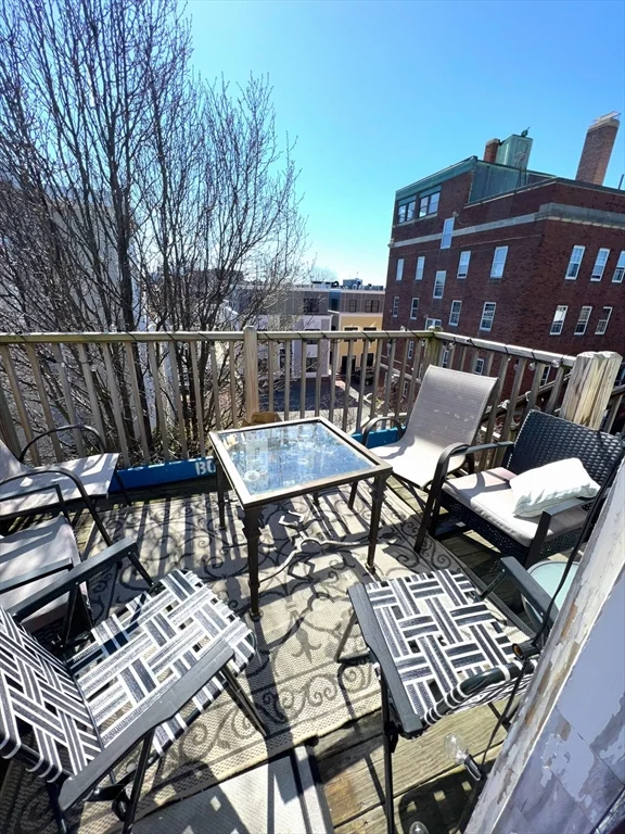 3 bed, 1 bath apartment for rent at 169 W 7th Unit 2, South Boston — photo 3 of 10