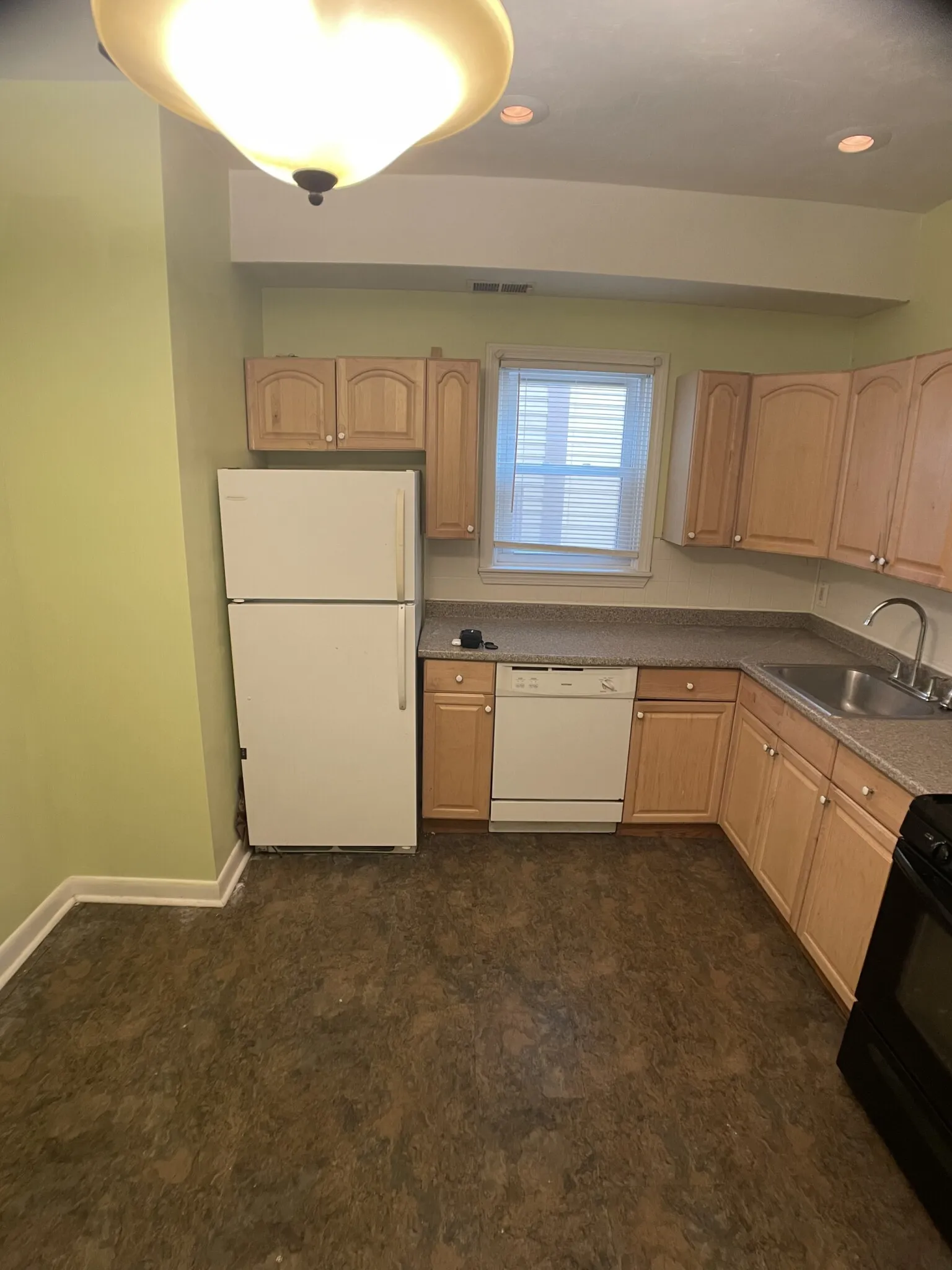 2 bed, 1.5 bath apartment for rent at 169 Windsor St Unit 1, The Port — photo 3 of 12