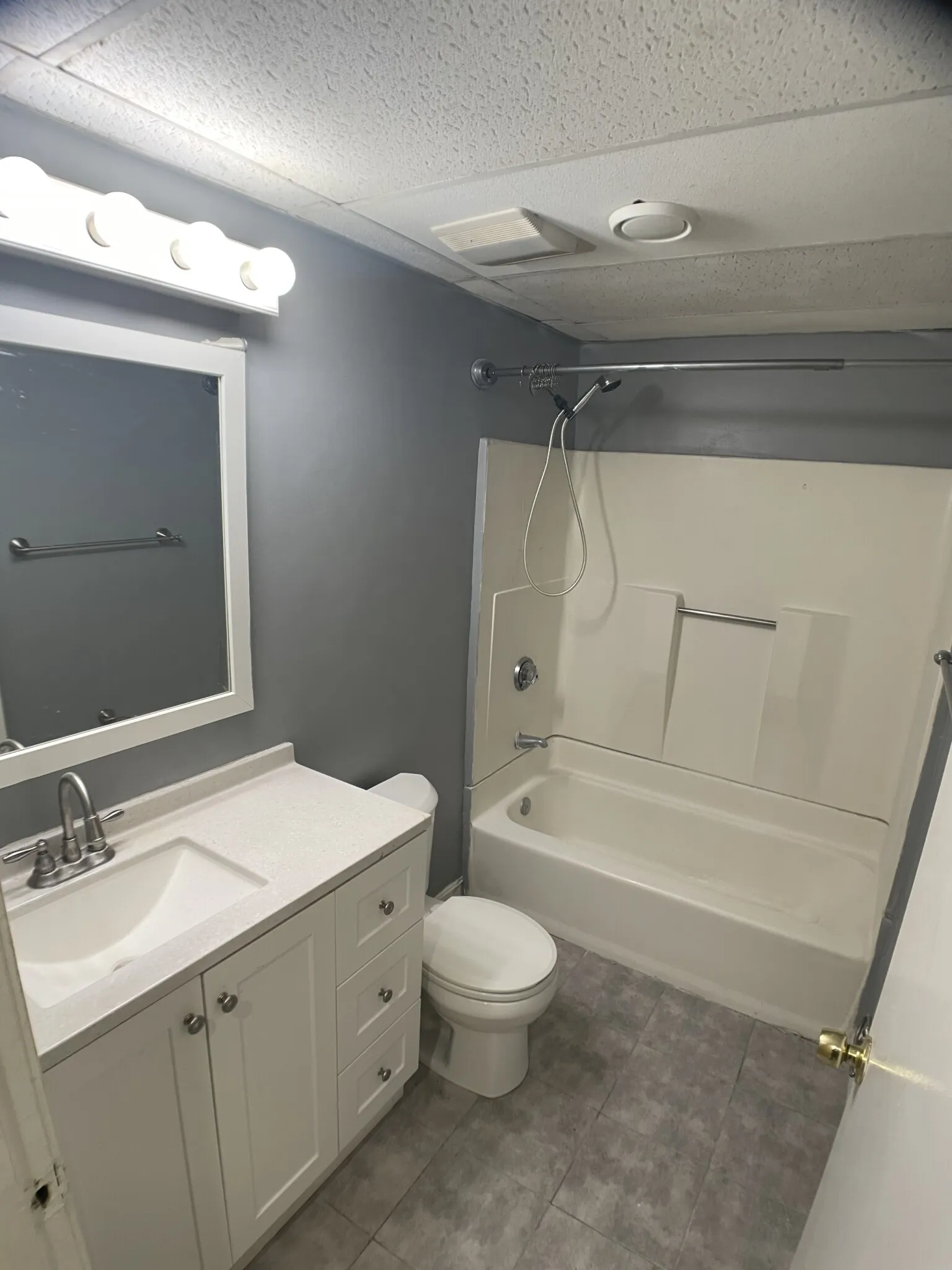 2 bed, 1.5 bath apartment for rent at 169 Windsor St Unit 1A, The Port — photo 7 of 12