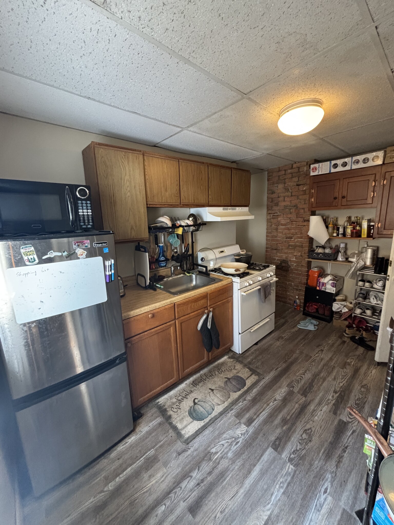 2 bed, 1 bath apartment for rent at 169 Windsor St Unit 2, The Port — photo 4 of 26
