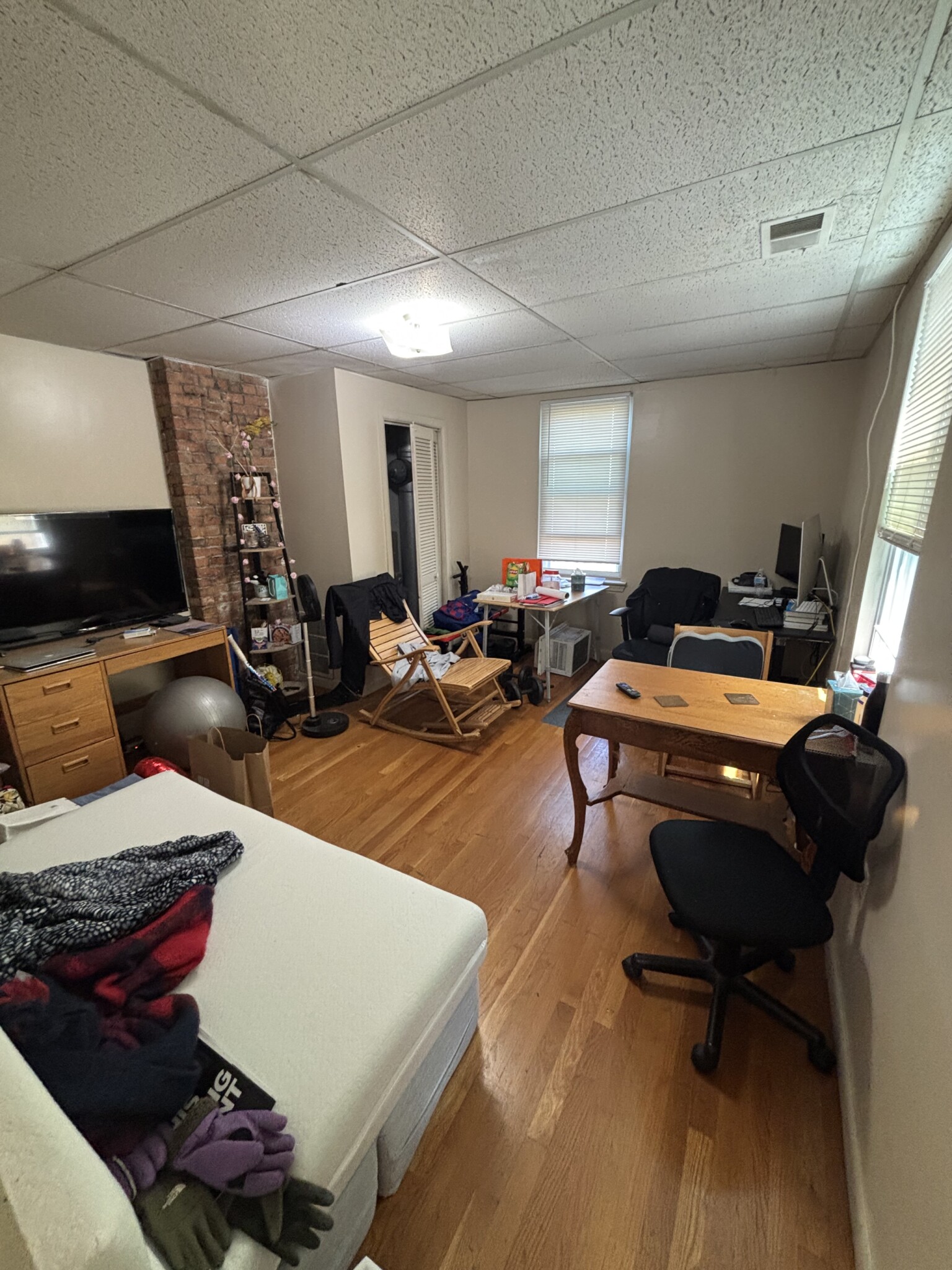 2 bed, 1 bath apartment for rent at 169 Windsor St Unit 2, The Port — photo 1 of 26