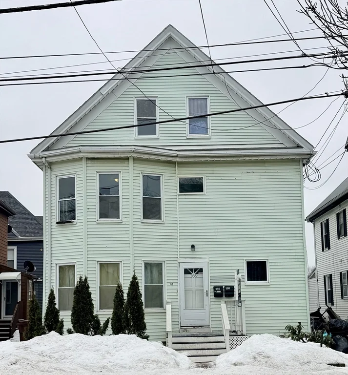 3 bed, 2 bath apartment for rent at 169 Winthrop Ave Unit 2, Revere — photo 1 of 17
