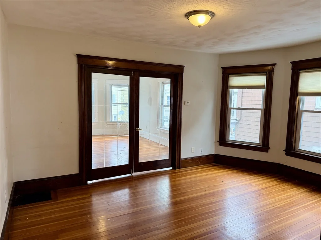 3 bed, 2 bath apartment for rent at 169 Winthrop Ave Unit 2, Revere — photo 5 of 17