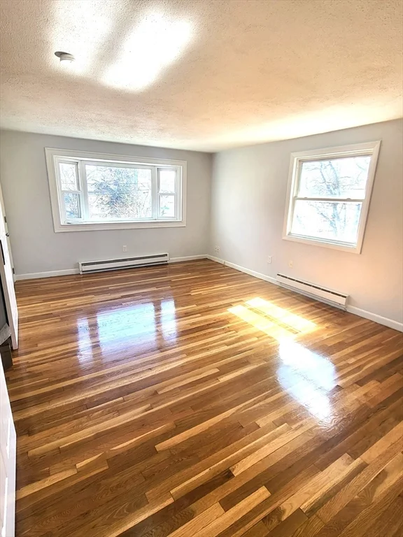 3 bed, 1 bath apartment for rent at 169 Wood Ave Unit 2, Hyde Park — photo 5 of 7