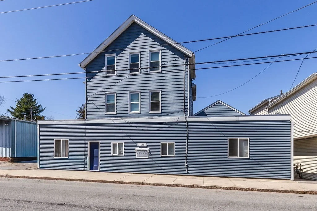 3 bed, 1 bath apartment for rent at 1690 N Main St Unit 3, Fall River — photo 17 of 18