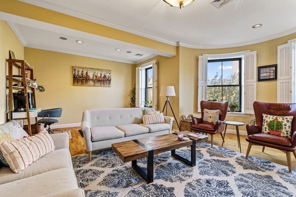 2 bed, 2 bath apartment for rent at 1690 Washington St Unit 3, South End — photo 3 of 20