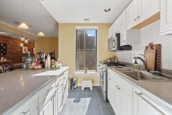 2 bed, 2 bath apartment for rent at 1690 Washington St Unit 3, South End — photo 4 of 20