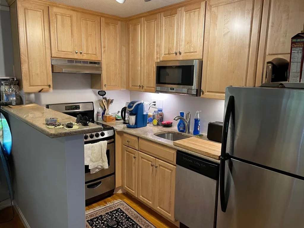 1 bed, 1 bath apartment for rent at 1691 Cambridge St Unit 34, Mid Cambridge — photo 4 of 7