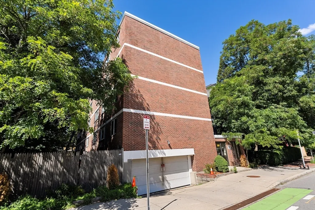 1 bed, 1 bath apartment for rent at 1691 Cambridge St Unit 42, Mid Cambridge — photo 3 of 17