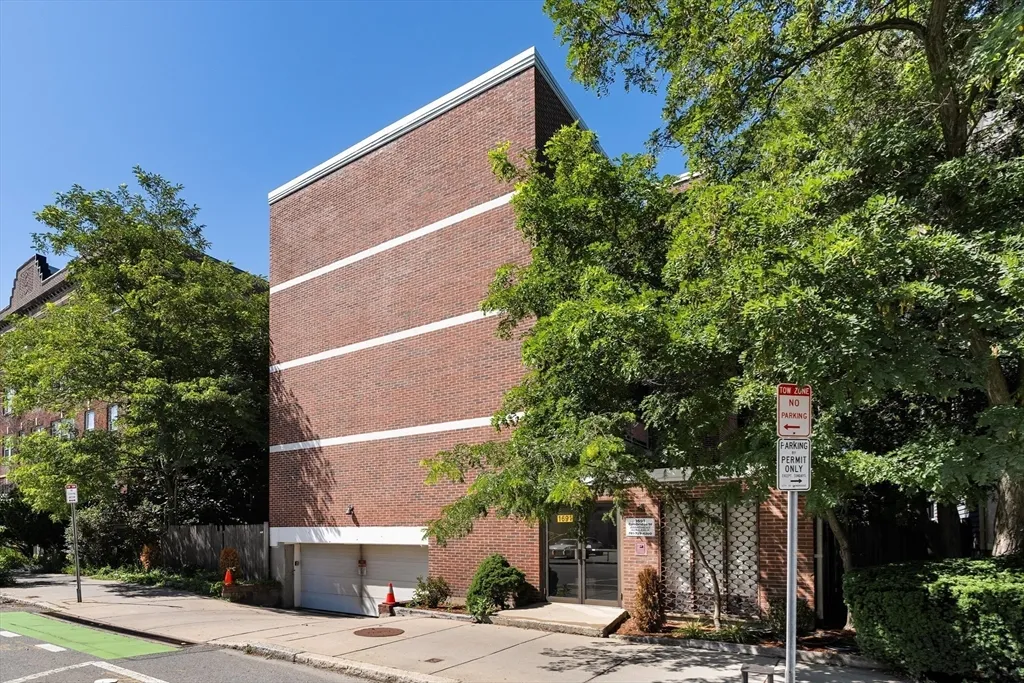 1 bed, 1 bath apartment for rent at 1691 Cambridge St Unit 42, Mid Cambridge — photo 4 of 17