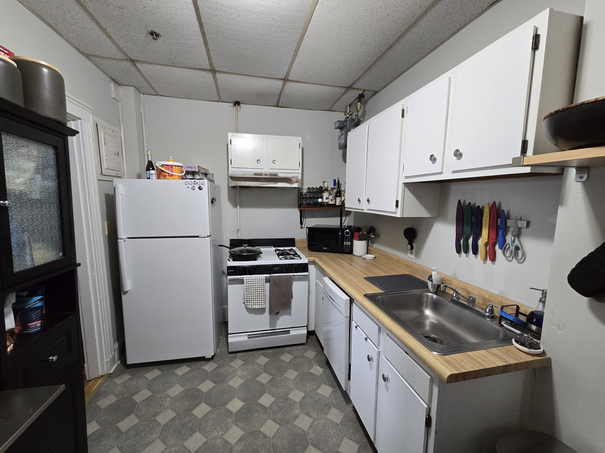 2 bed, 1 bath apartment for rent at 1691 Commonwealth Ave Unit 11, Brighton — photo 1 of 8