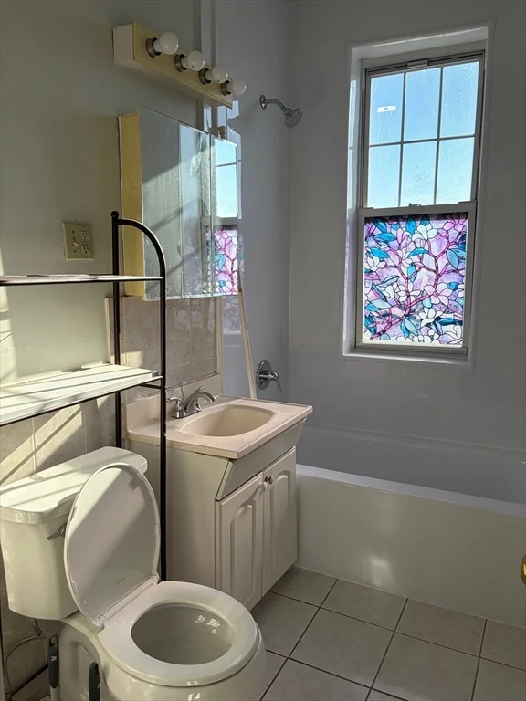 3 bed, 1 bath apartment for rent at 1691 Commonwealth Ave Unit 29, Brighton — photo 3 of 8