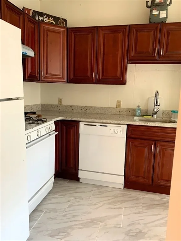 3 bed, 1 bath apartment for rent at 1691 Commonwealth Ave Unit 29, Brighton — photo 7 of 8