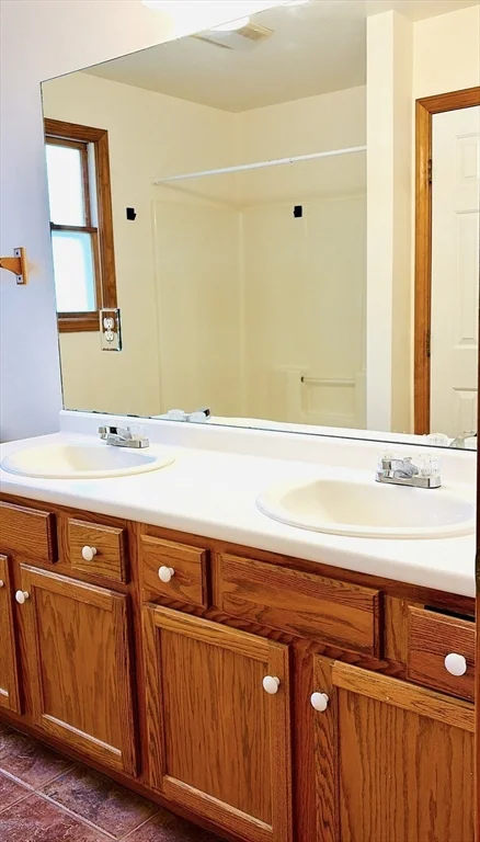 3 bed, 1 bath apartment for rent at 1693 Main St Unit A, Weymouth — photo 12 of 18