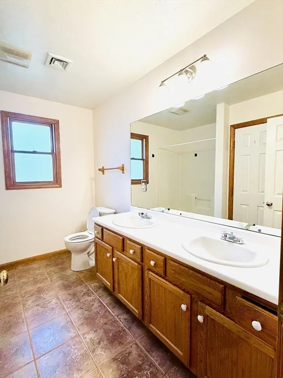 3 bed, 1 bath apartment for rent at 1693 Main St Unit A, Weymouth — photo 11 of 18