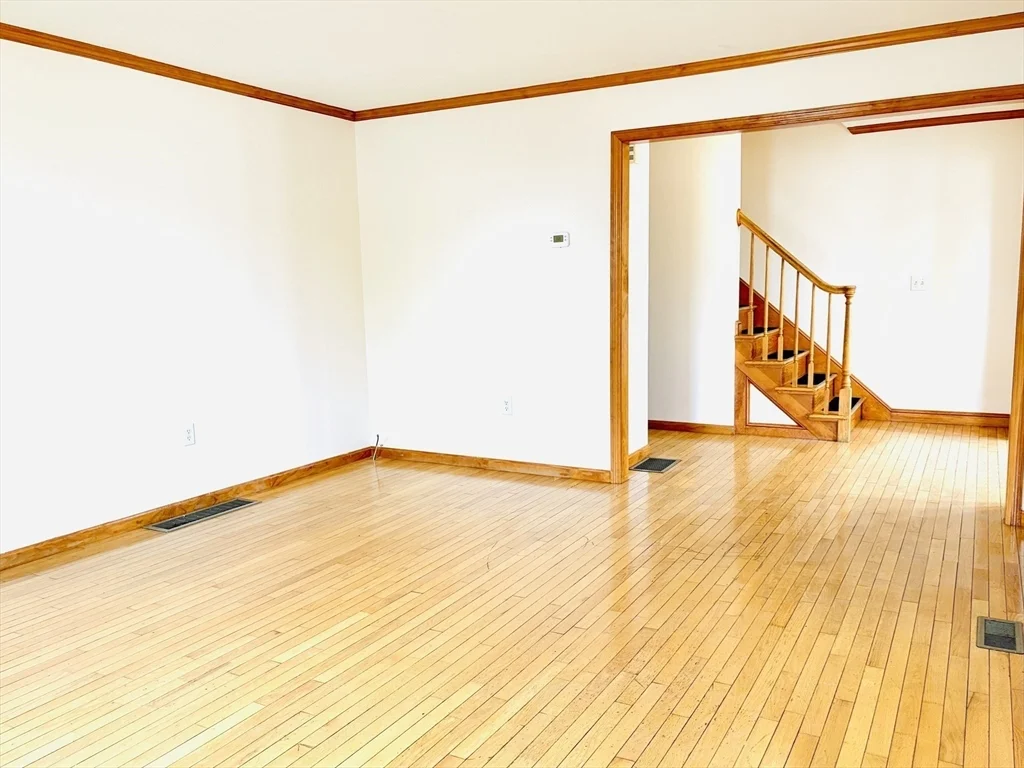 3 bed, 1 bath apartment for rent at 1693 Main St Unit A, Weymouth — photo 4 of 18
