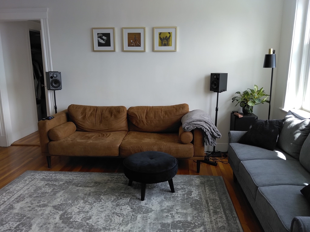 1 bed, 1 bath apartment for rent at 1697 Cambridge Unit 12, Cambridge — photo 3 of 8