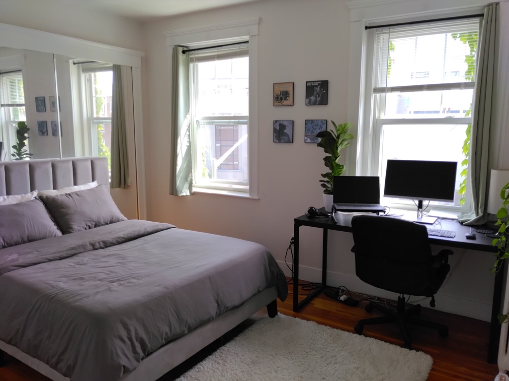 1 bed, 1 bath apartment for rent at 1697 Cambridge Unit 12, Cambridge — photo 5 of 8