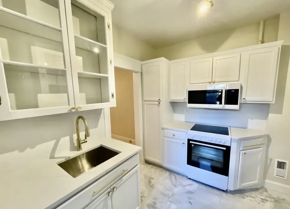 Studio bed, 1 bath apartment for rent at 1699 Cambridge St Unit 19, Mid Cambridge — photo 9 of 10